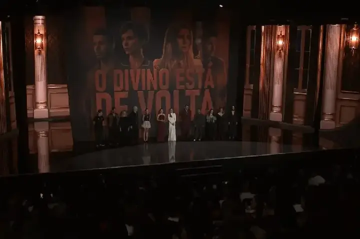 Globo anuncia retorno de Avenida Brasil e elenco se reúne pela primeira vez em público
