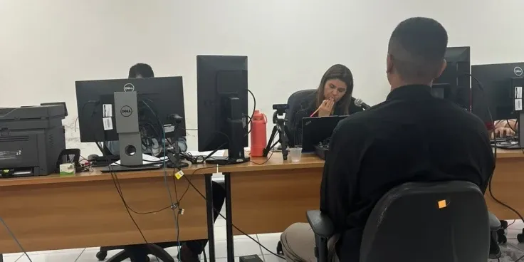 Homem que simulou acidente de trânsito para matar a ex-companheira é condenado a 21 anos de prisão