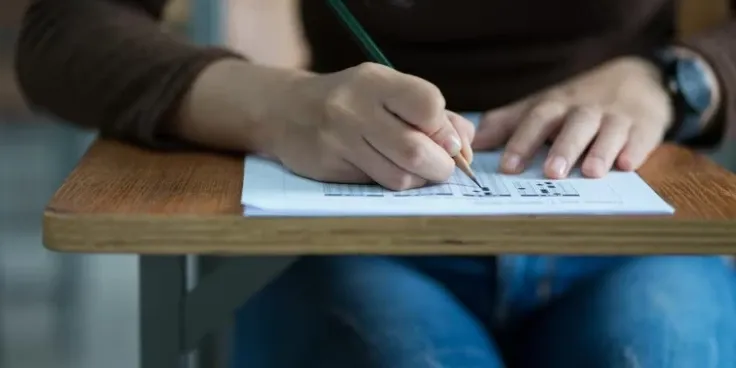 Concurso em São Francisco do Brejão abre vagas para professores com salário de R$ 6,8 mil